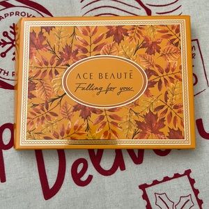 Ace Beauty Falling for you eyeshadow palette